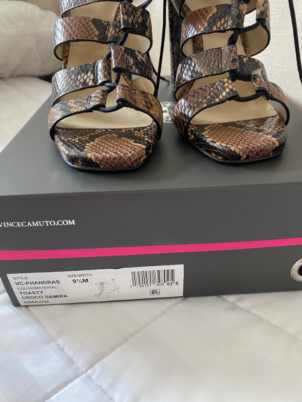 VINCE CAMUTO ANIMAL PRINT GLADIATOR HEELS NEW 9.5 - Picture 4 of 7